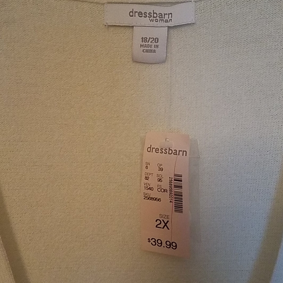 3/4 sleeve off white Sweater with button - Picture 2 of 4